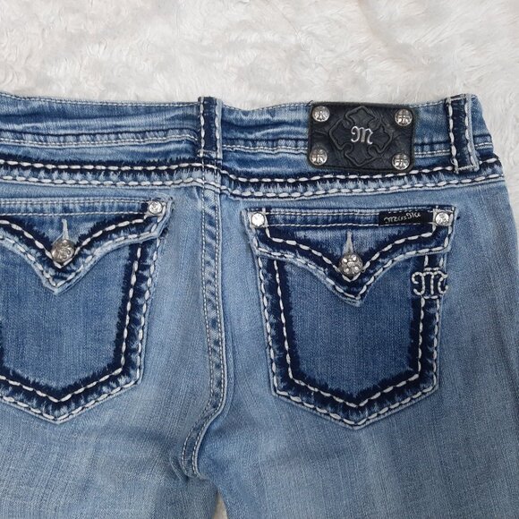 Miss Me Women's Blue Low Rise Thick Stitch Flap Pockets Cropped Denim Jeans - Picture 11 of 11